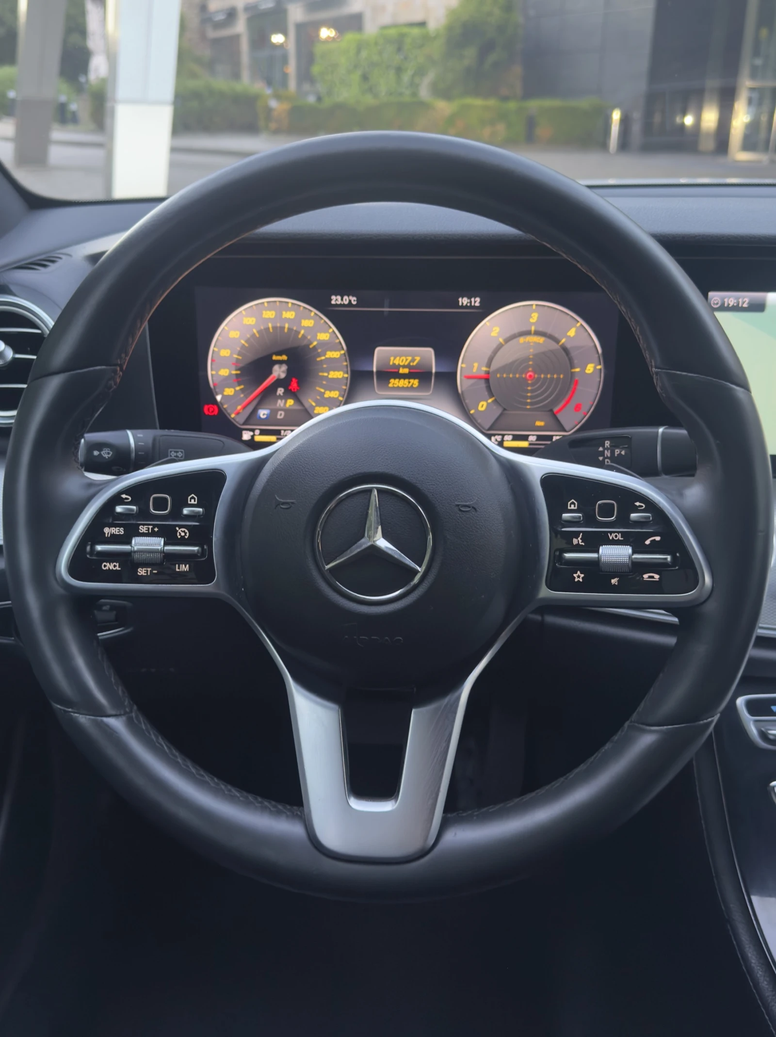 Mercedes-Benz E 200 Widescreen* 9G* LED* TOP* БАРТЕР* ЛИЗИНГ, снимка 12 - Автомобили и джипове - 56138206