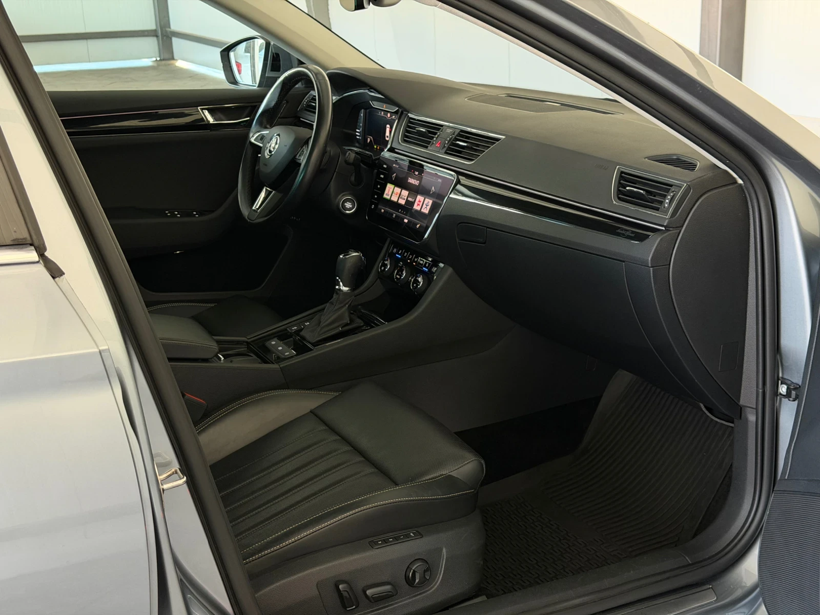 Skoda Superb Laurin&Klement FULL, снимка 8 - Автомобили и джипове - 56145068