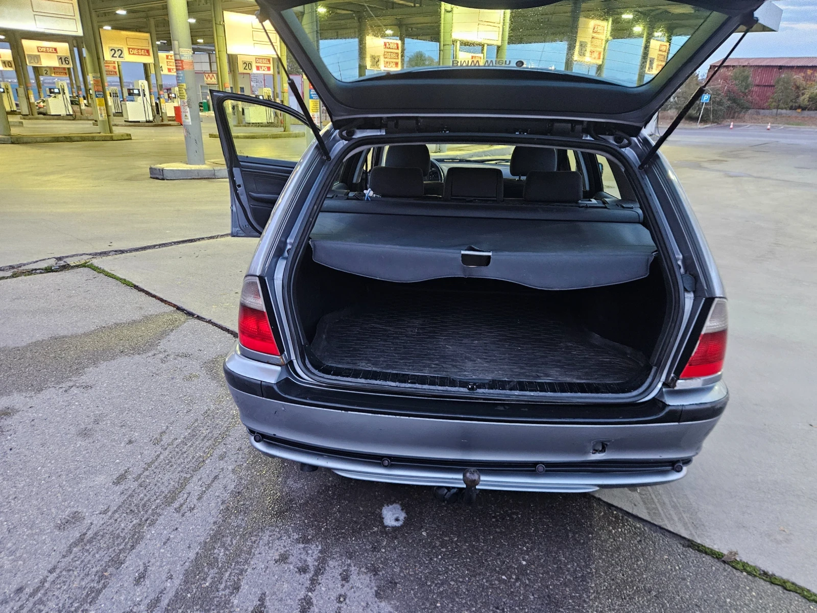 BMW 320 2.0d, снимка 11 - Автомобили и джипове - 56615419