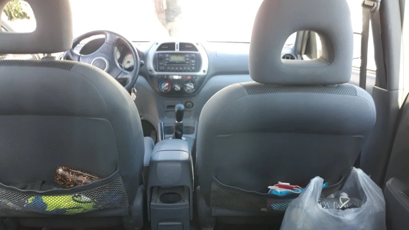 Toyota Rav4 2.0i, снимка 6 - Автомобили и джипове - 46246492