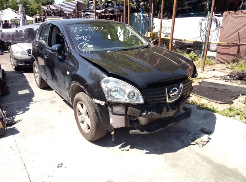 Nissan Qashqai 1.5DCI, снимка 1 - Автомобили и джипове - 18779759