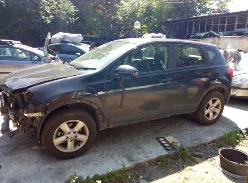 Nissan Qashqai 1.5DCI, снимка 2 - Автомобили и джипове - 18779759