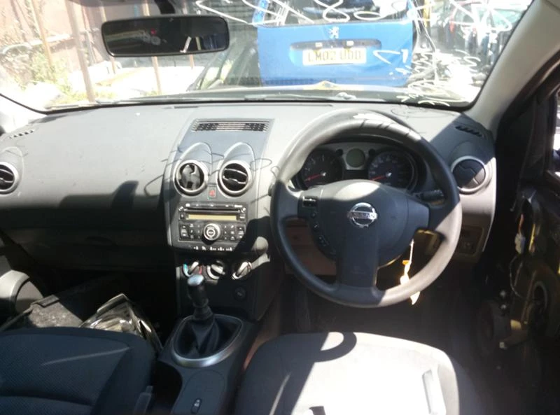 Nissan Qashqai 1.5DCI, снимка 6 - Автомобили и джипове - 18779759