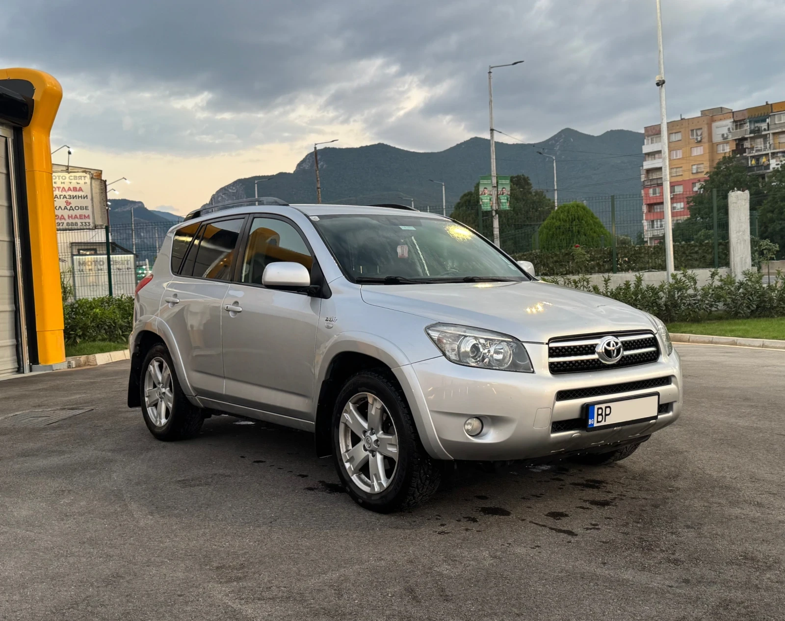 Toyota Rav4 Кожа* Нави* Теглич*  - изображение 3