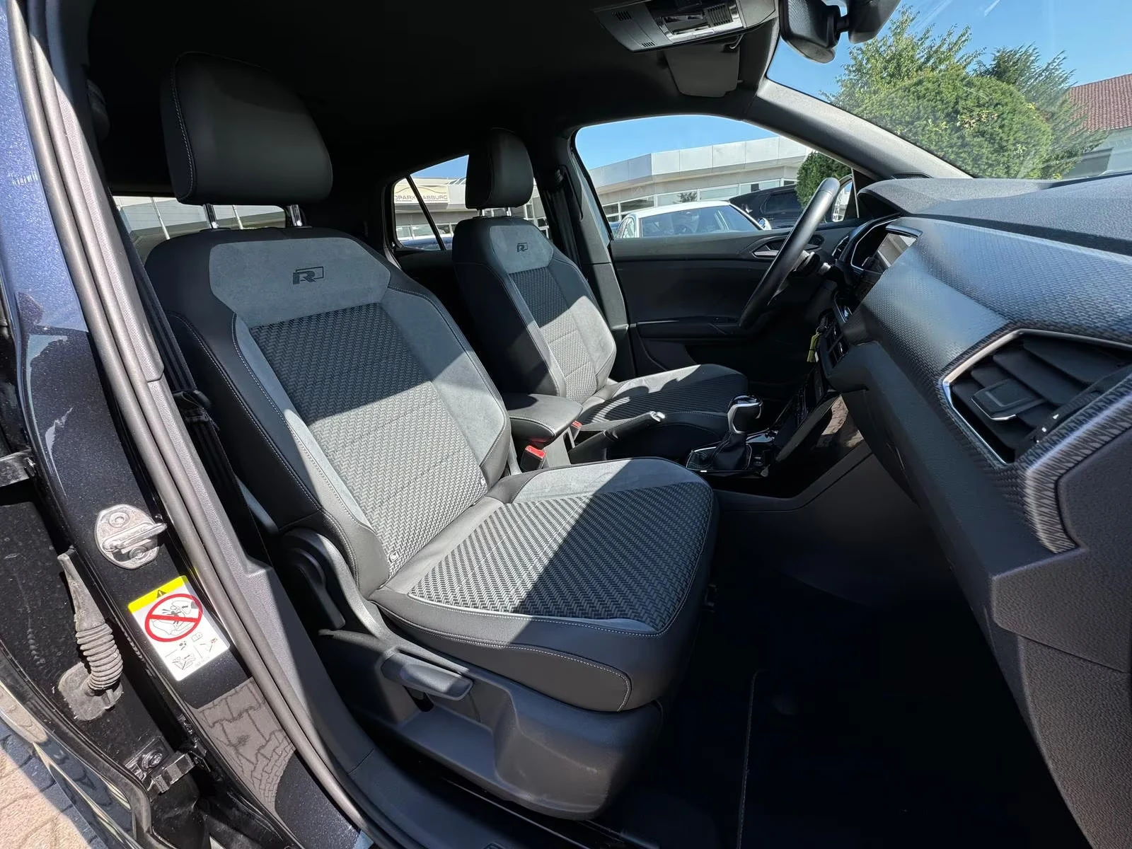 VW T-Cross R-LINE/150HP/DSG/CAM/NAVI/LED/DIGI/CPLAY/352g | Mobile.bg   12