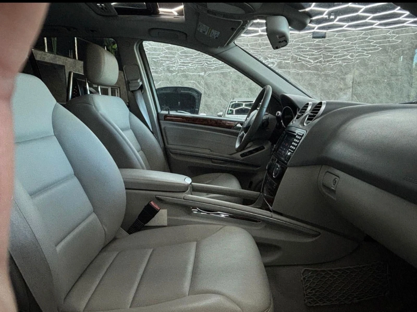 Mercedes-Benz ML 500 С-Историята AMG-Line LPG - изображение 9