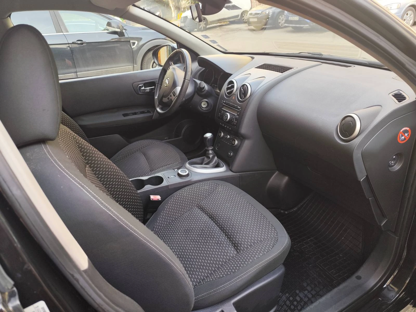 Nissan Qashqai 2.0i (141) 4x4, снимка 6 - Автомобили и джипове - 54336139