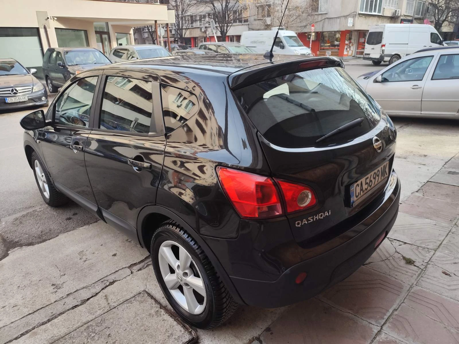 Nissan Qashqai 2.0i (141) 4x4, снимка 5 - Автомобили и джипове - 54336139