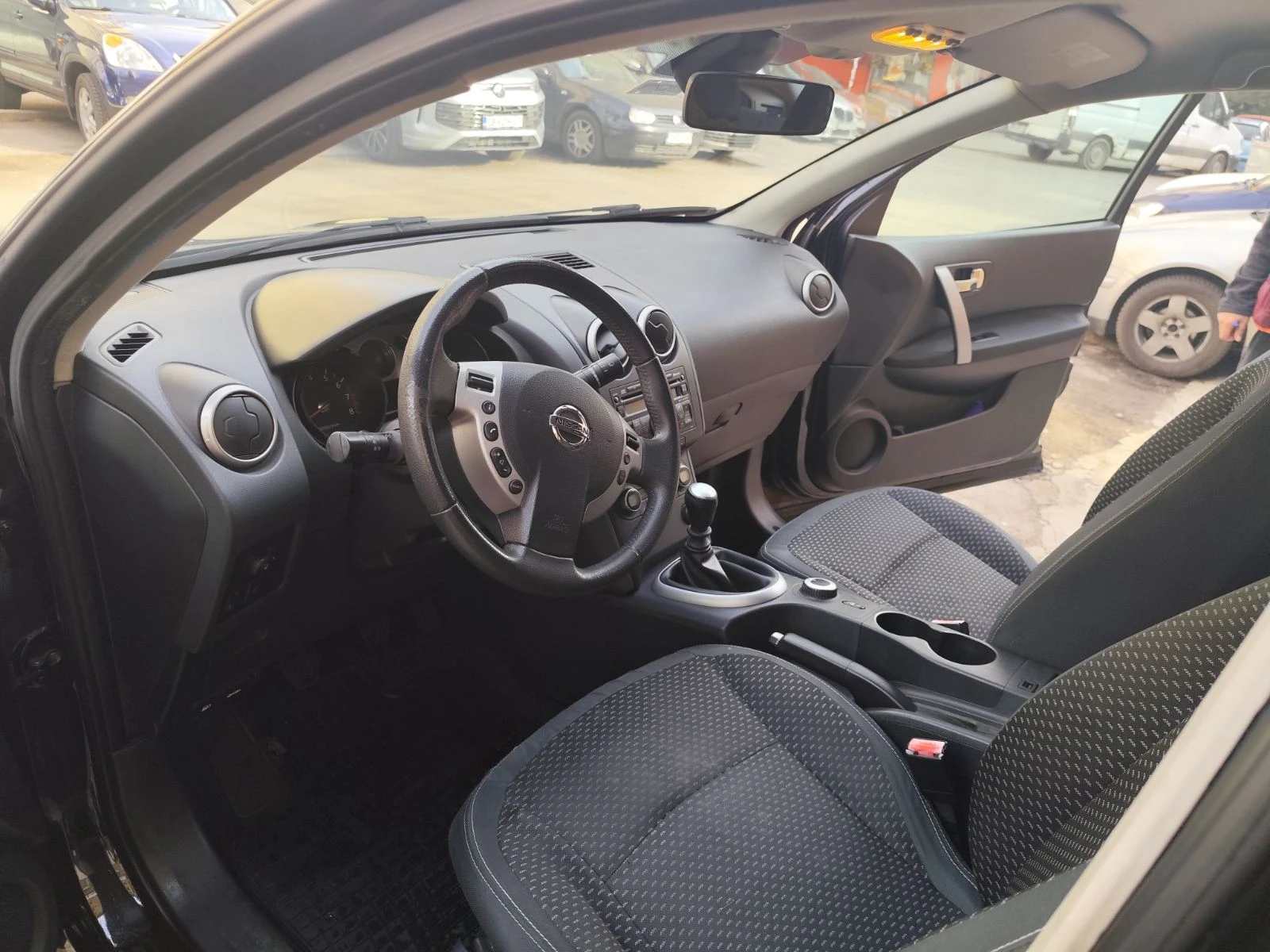 Nissan Qashqai 2.0i (141) 4x4, снимка 3 - Автомобили и джипове - 54336139