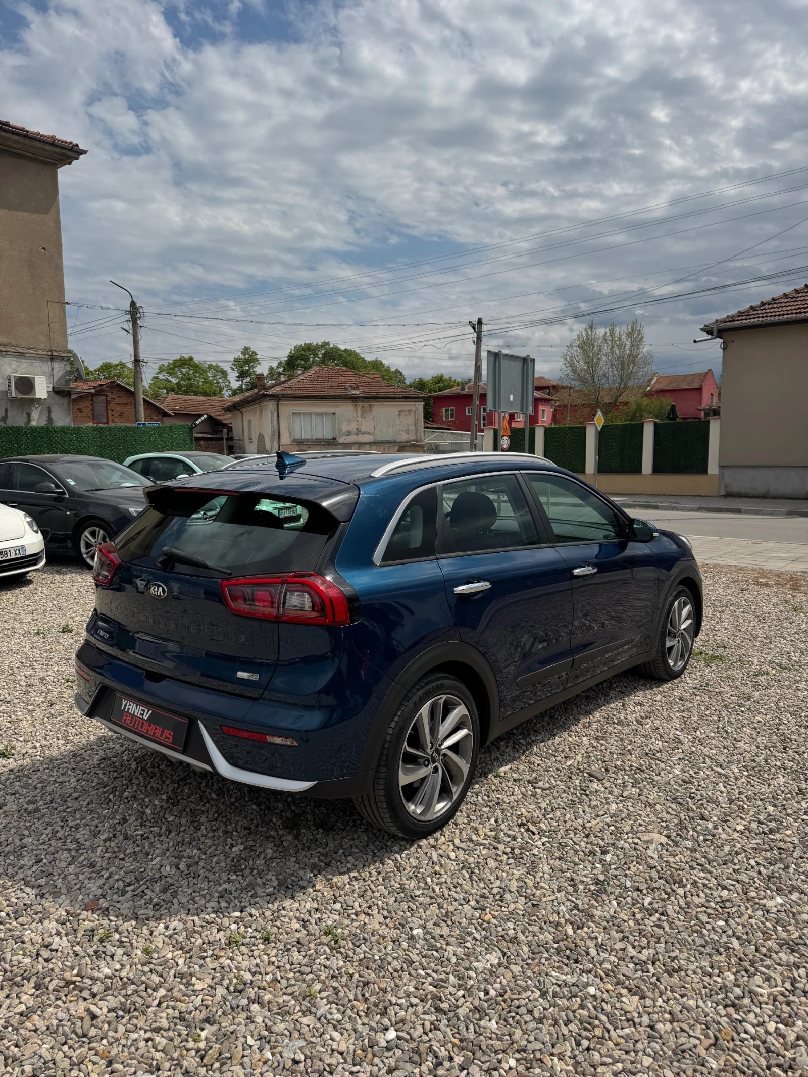 Kia Niro Hybrid / Камера / Нави, снимка 4 - Автомобили и джипове - 54379577