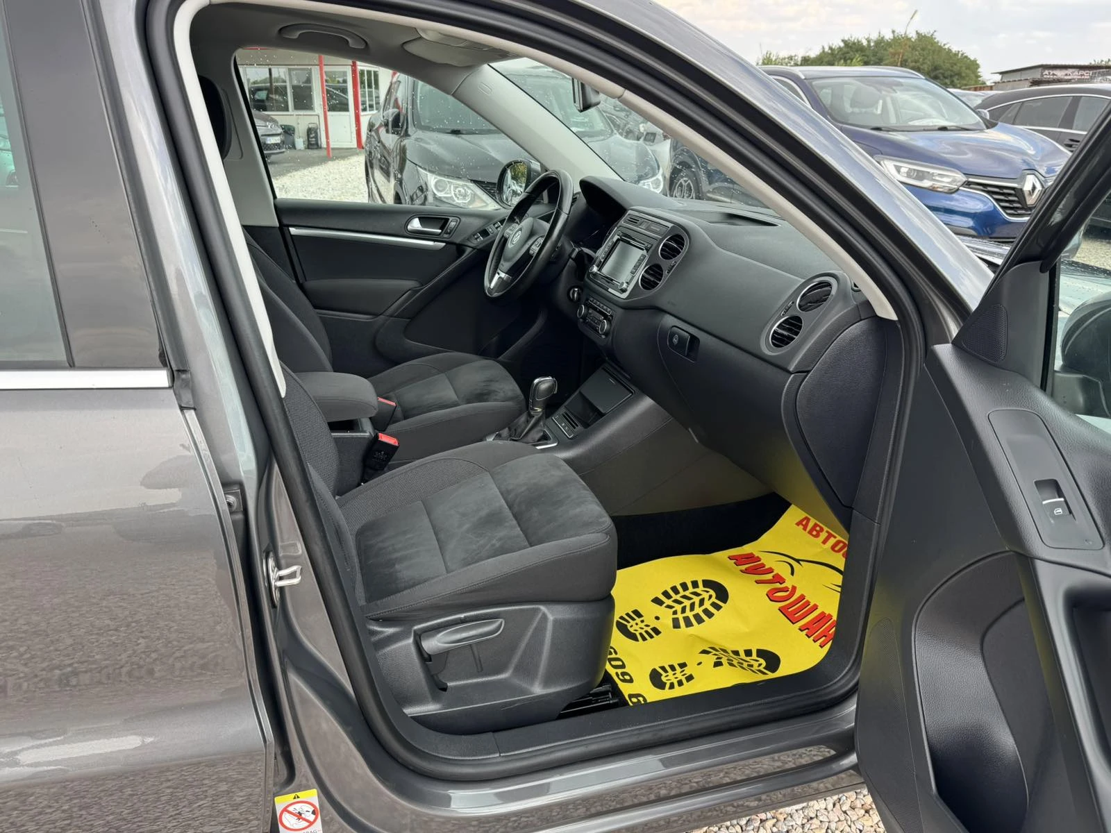 VW Tiguan 2.0TDI 4MOTION, снимка 14 - Автомобили и джипове - 55604581