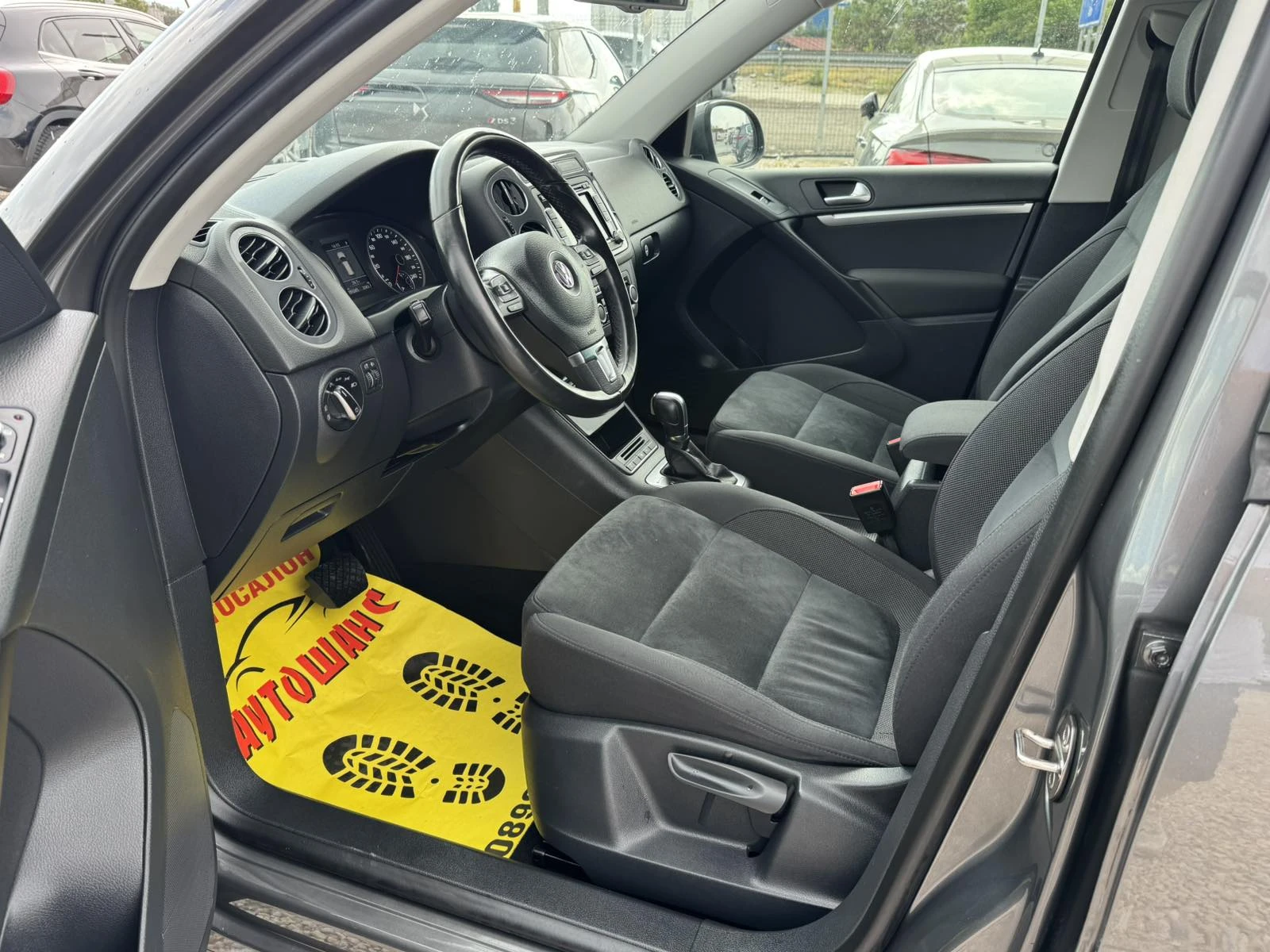VW Tiguan 2.0TDI 4MOTION, снимка 12 - Автомобили и джипове - 55604581