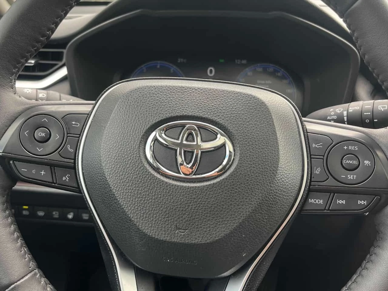 Toyota Rav4 Limited | CARFAX | OT ПРЕДСТАВИТЕЛСТВО НА TOYOTA, снимка 12 - Автомобили и джипове - 56191929