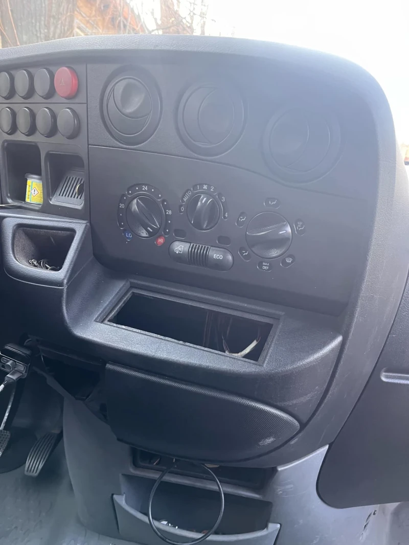 Iveco Daily 2.3, снимка 7 - Бусове и автобуси - 49341357