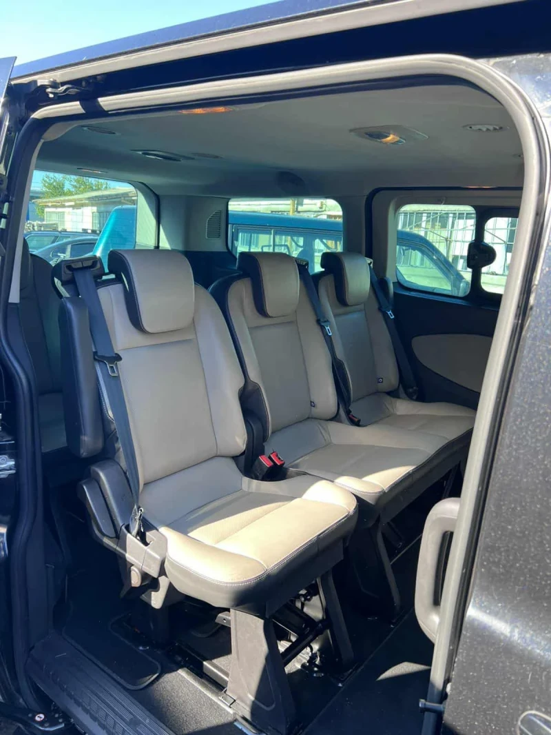 Ford Tourneo Custom 2.2 TDCi , снимка 10 - Бусове и автобуси - 52265258