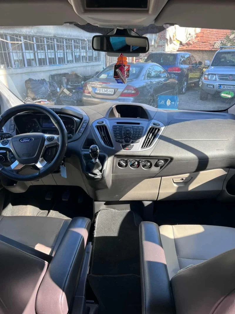 Ford Tourneo Custom 2.2 TDCi , снимка 11 - Бусове и автобуси - 52265258