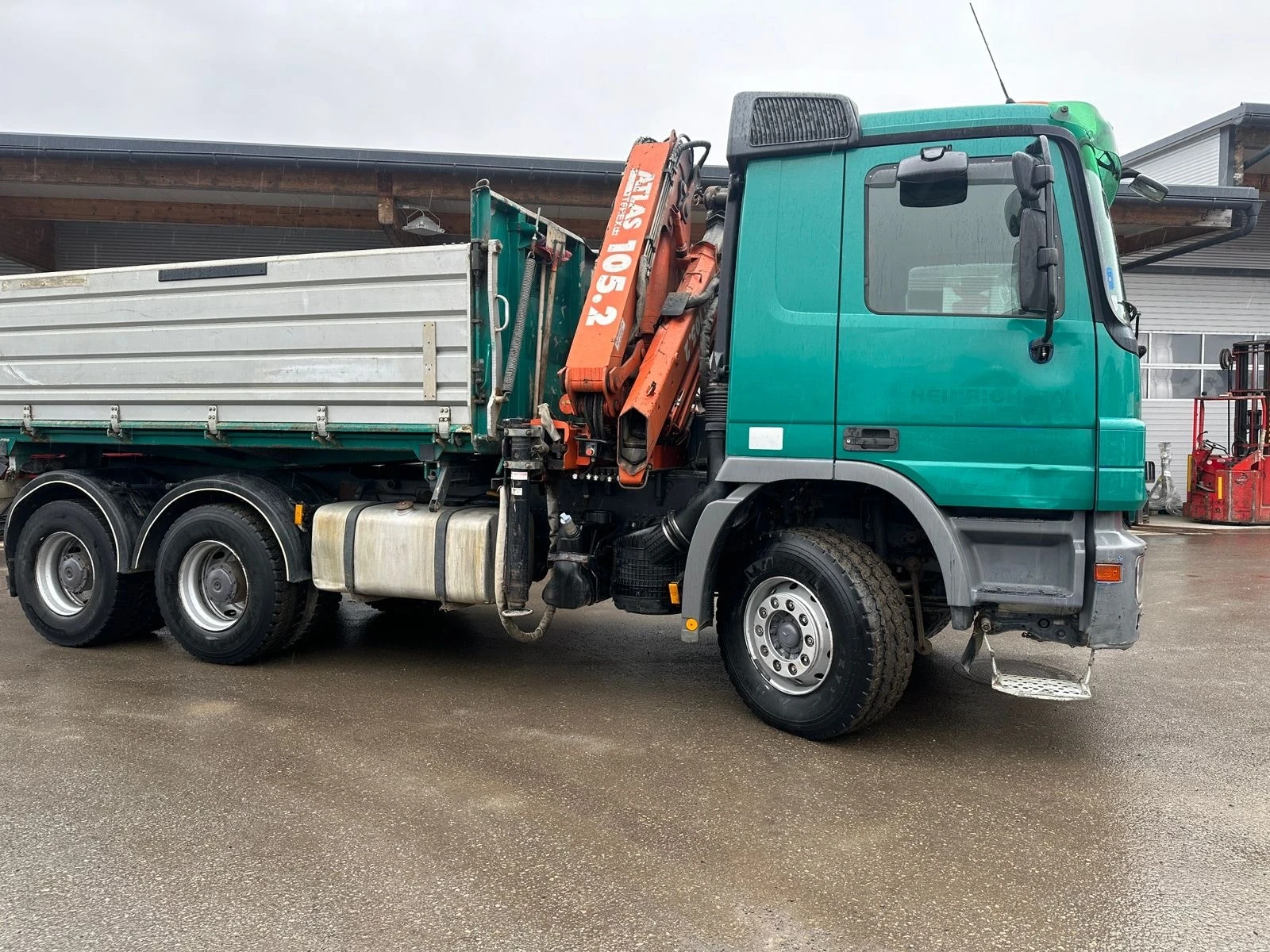 Mercedes-Benz Actros 6х4, Самосвал с Кран, ,  - изображение 2