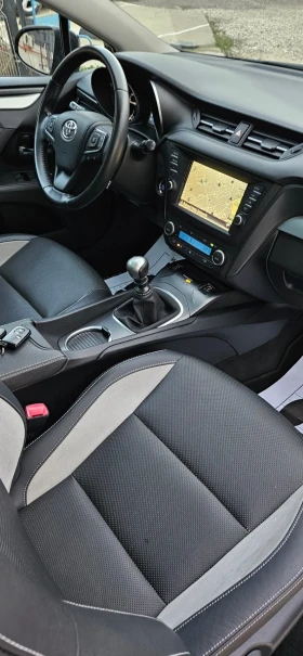 Toyota Avensis 1.8 benzin , Edition S , фул екстри, снимка 13