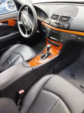 Mercedes-Benz E 200 Facelift , снимка 4