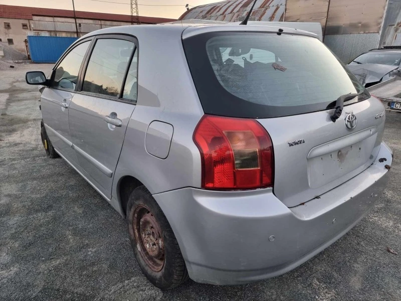 Toyota Corolla 1.4 VVTI, снимка 9 - Автомобили и джипове - 39354164