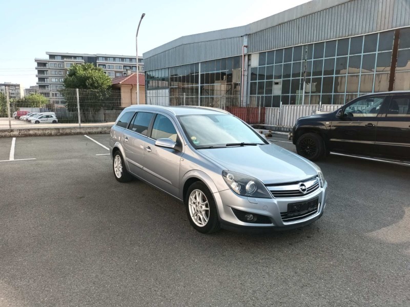 Opel Astra, снимка 1 - Автомобили и джипове - 46398827