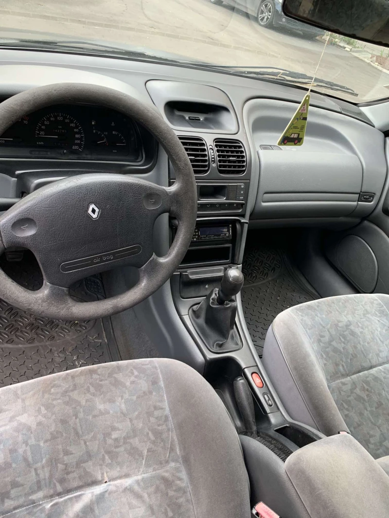 Renault Laguna, снимка 5 - Автомобили и джипове - 48080144