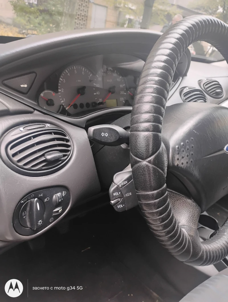 Ford Focus 1.6 бензин, газ, снимка 10 - Автомобили и джипове - 52343193