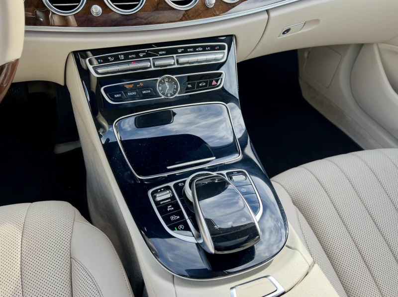 Mercedes-Benz E 400 4Matic Гаранция!/Обдухване/Дигитално/Сервизна, снимка 8 - Автомобили и джипове - 52458003