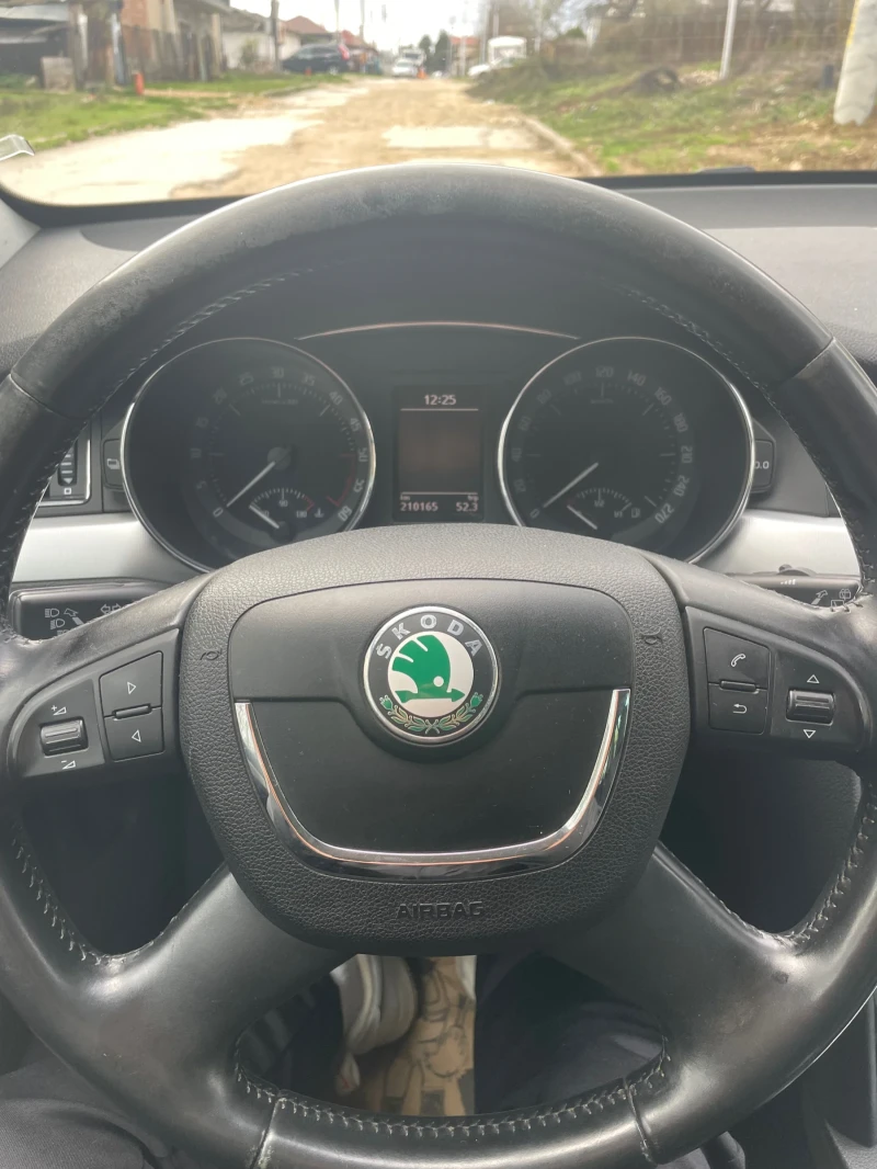 Skoda Superb 2.0 TDI 140, снимка 9 - Автомобили и джипове - 52614550