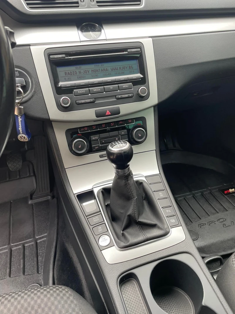 VW Passat, снимка 7 - Автомобили и джипове - 52957879