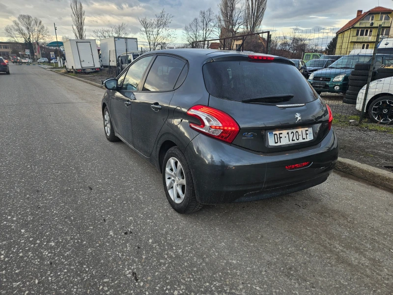 Peugeot 208 1.2i бензин , снимка 6 - Автомобили и джипове - 53469544