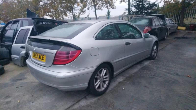 Mercedes-Benz C 200 Kompressor, снимка 5 - Автомобили и джипове - 47850521