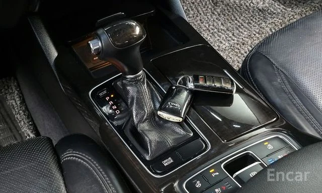 Kia K7 2.4 GDI, снимка 8 - Автомобили и джипове - 55657062
