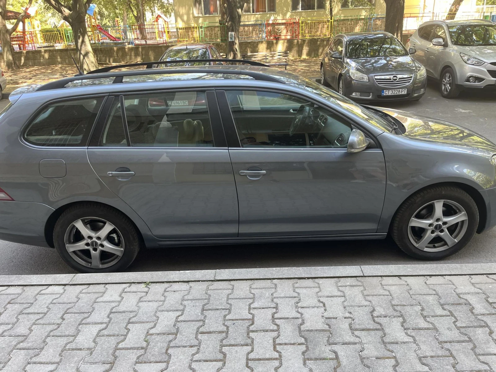 VW Golf Variant 1.6TDI - изображение 4