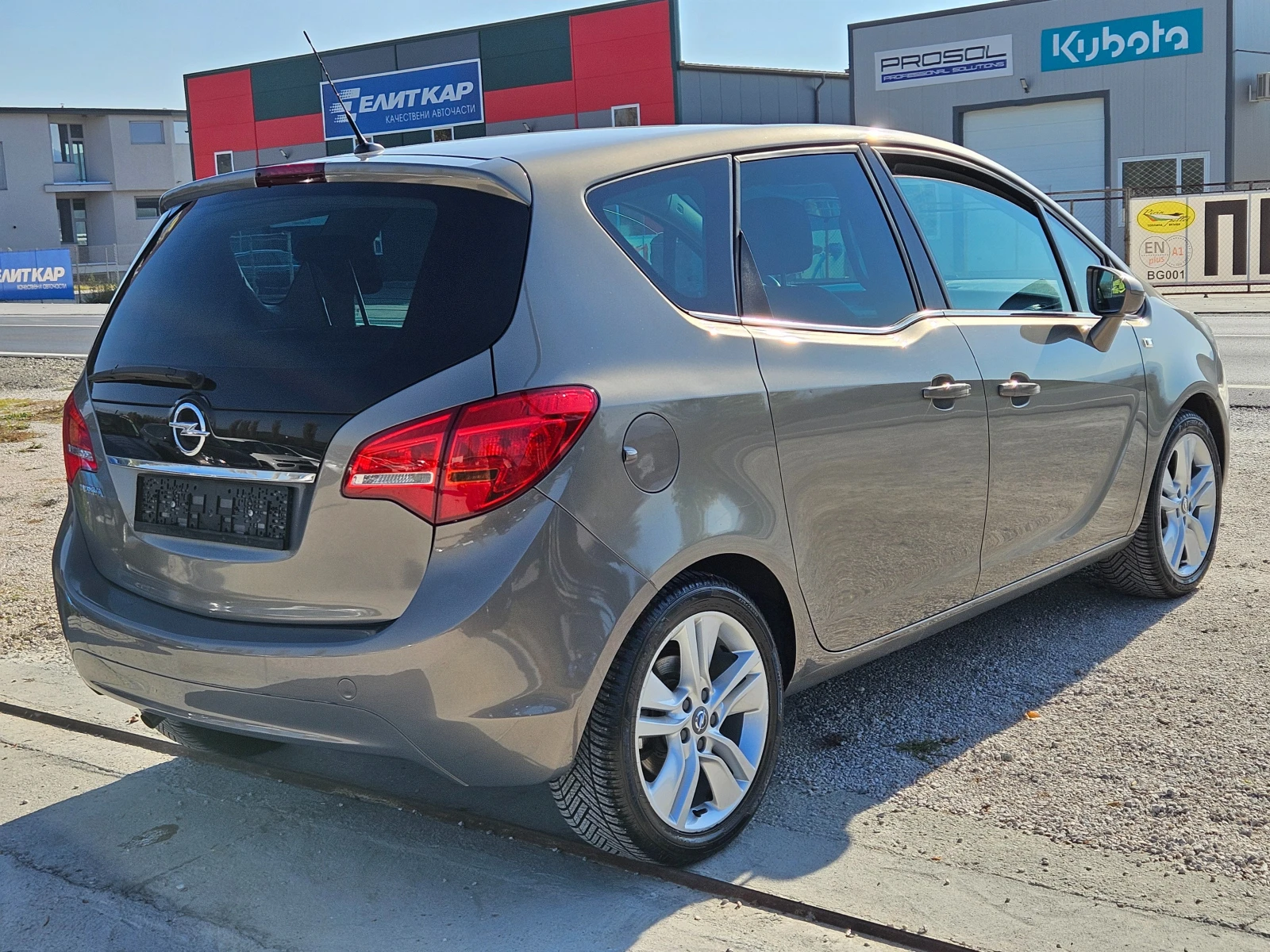 Opel Meriva 1.4i 101ps EURO6 - изображение 5