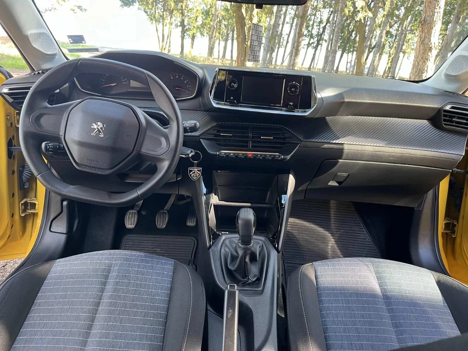 Peugeot 208  - изображение 7
