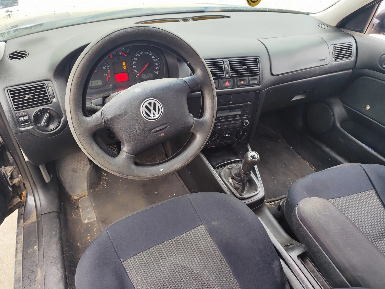 VW Golf 1.6 - изображение 5