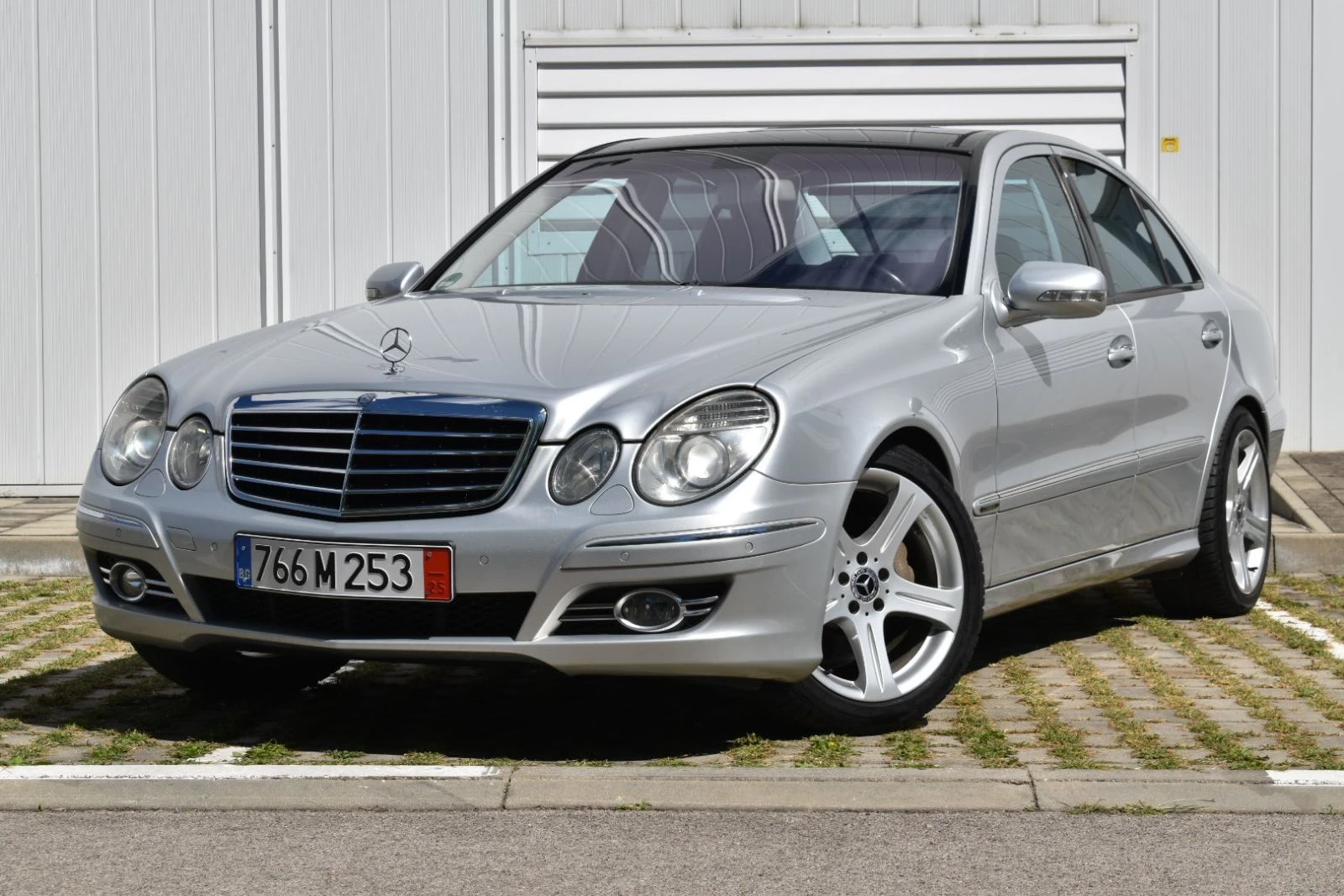 Mercedes-Benz E 320 АМГ ПАКЕТ!!! - изображение 2