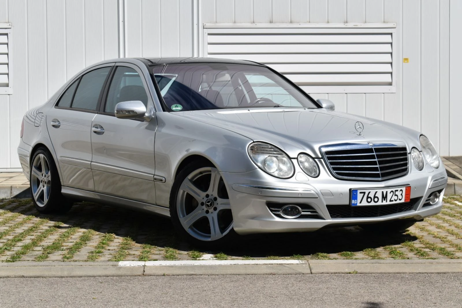 Mercedes-Benz E 320 АМГ ПАКЕТ!!! - изображение 3