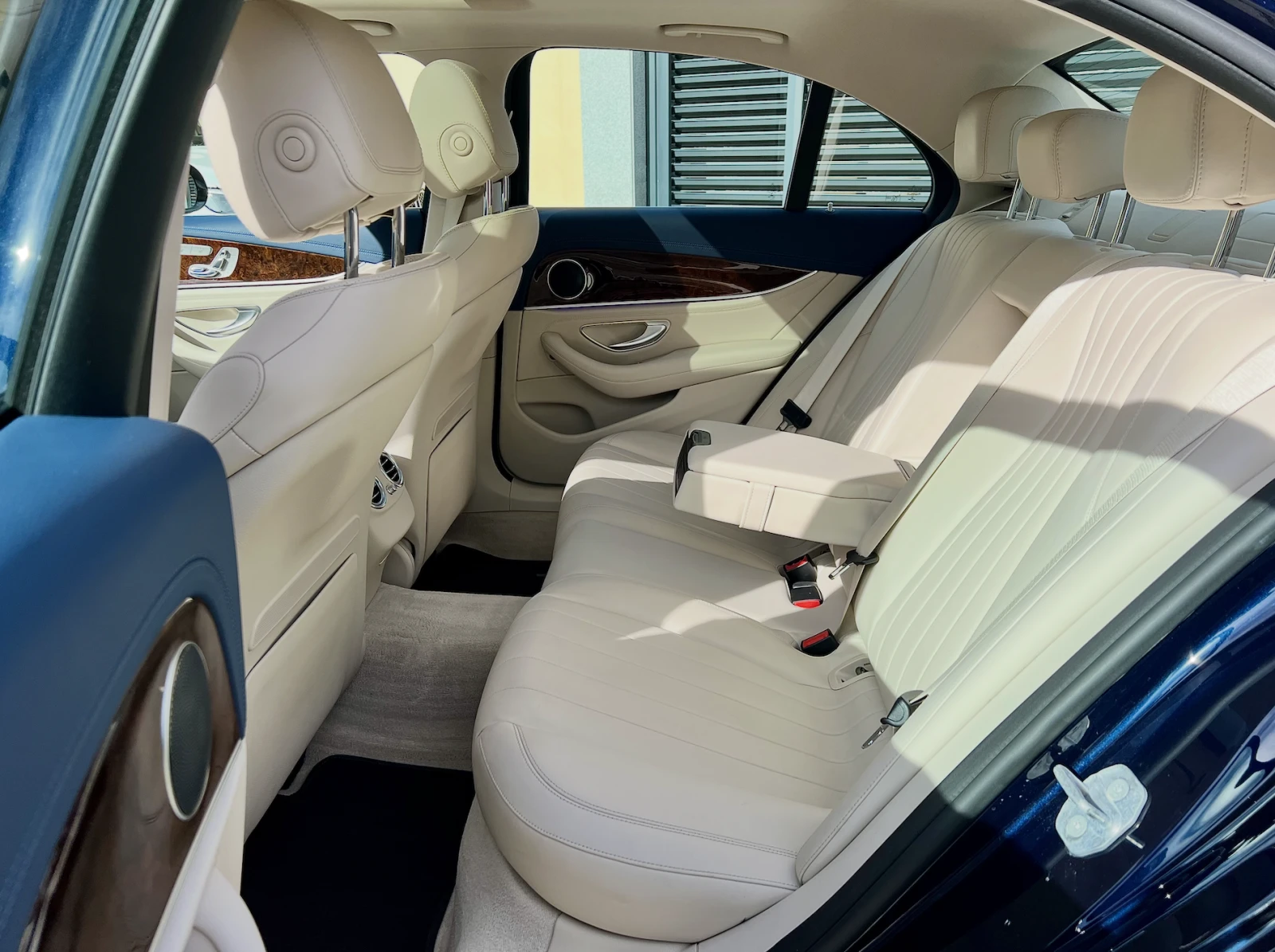 Mercedes-Benz E 400 4Matic !/// | Mobile.bg   9