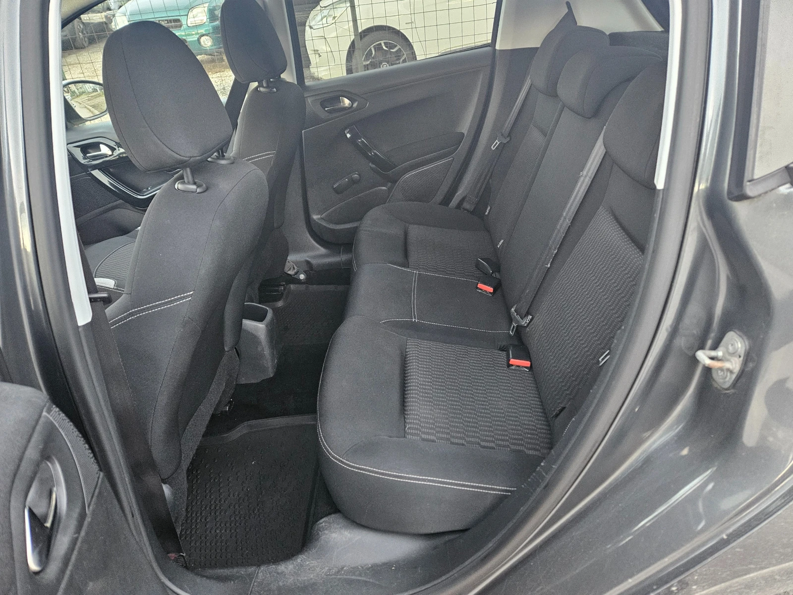 Peugeot 208 1.2i ������  | Mobile.bg � ����������� 12