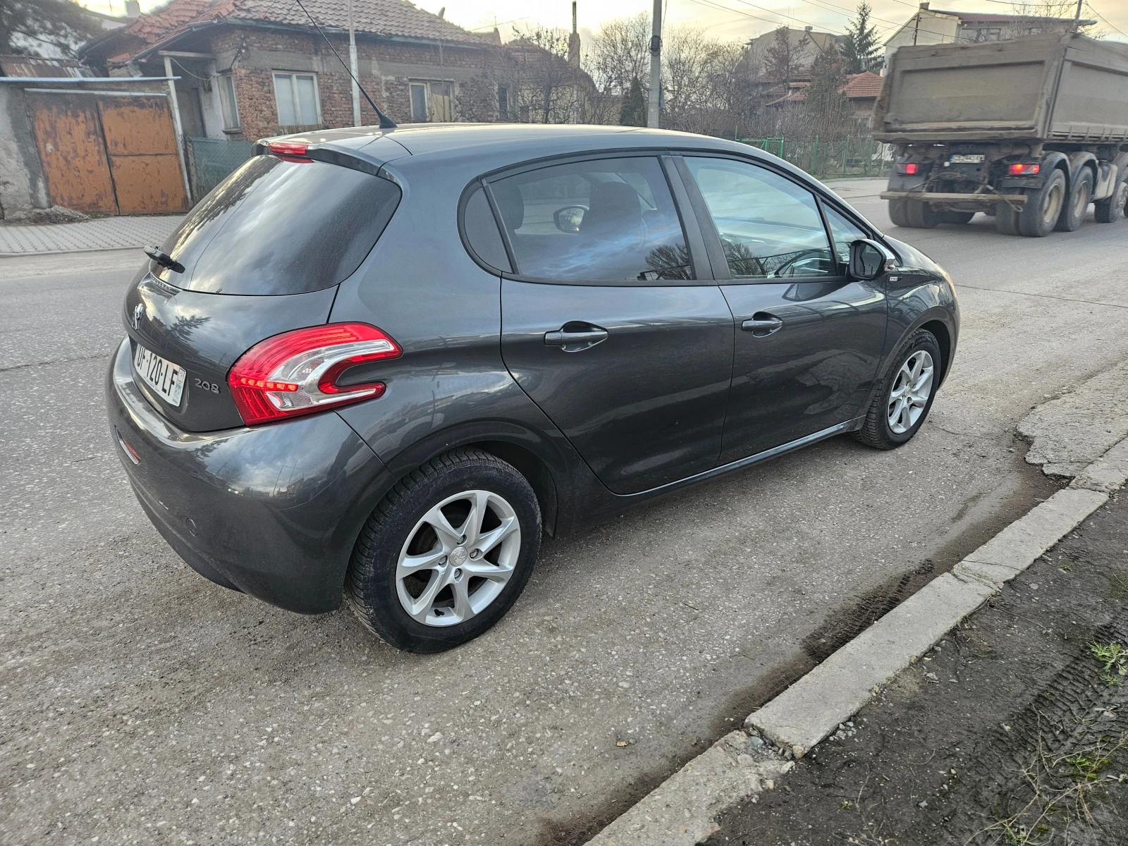 Peugeot 208 1.2i бензин  - изображение 4