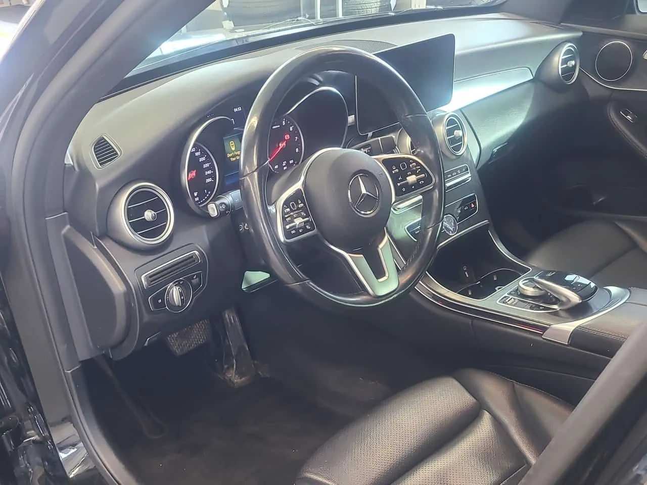 Mercedes-Benz C 300 * 2 КЛЮЧА* ПОДГРЕВ* KEYLESS*  - изображение 4