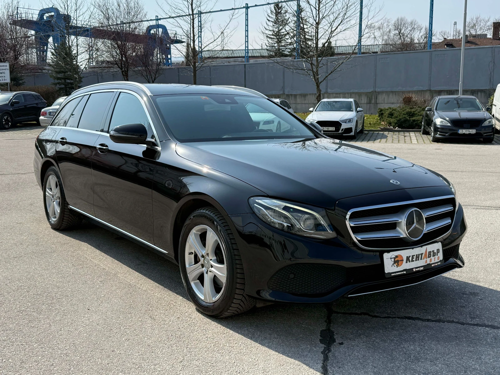 Mercedes-Benz E 220 AMG 4Matic Digital , снимка 6 - Автомобили и джипове - 53875587