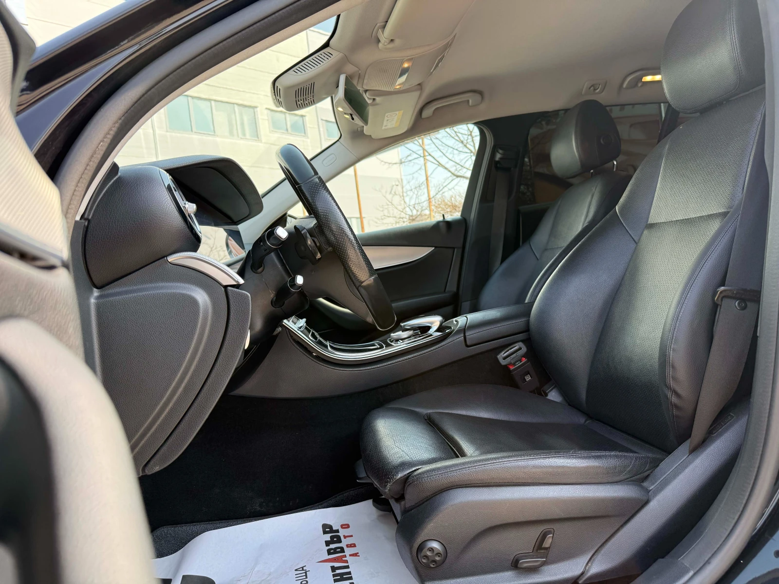 Mercedes-Benz E 220 AMG 4Matic Digital , снимка 8 - Автомобили и джипове - 53875587