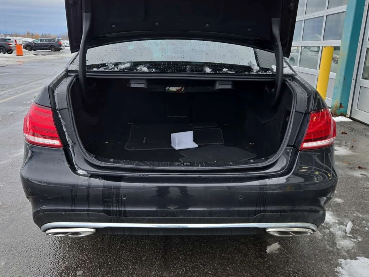 Mercedes-Benz E 400 АМГ Пакет/CARFAX/HARMAN/Подгрев/Пано/Памет/Амбиент, снимка 13 - Автомобили и джипове - 53893512