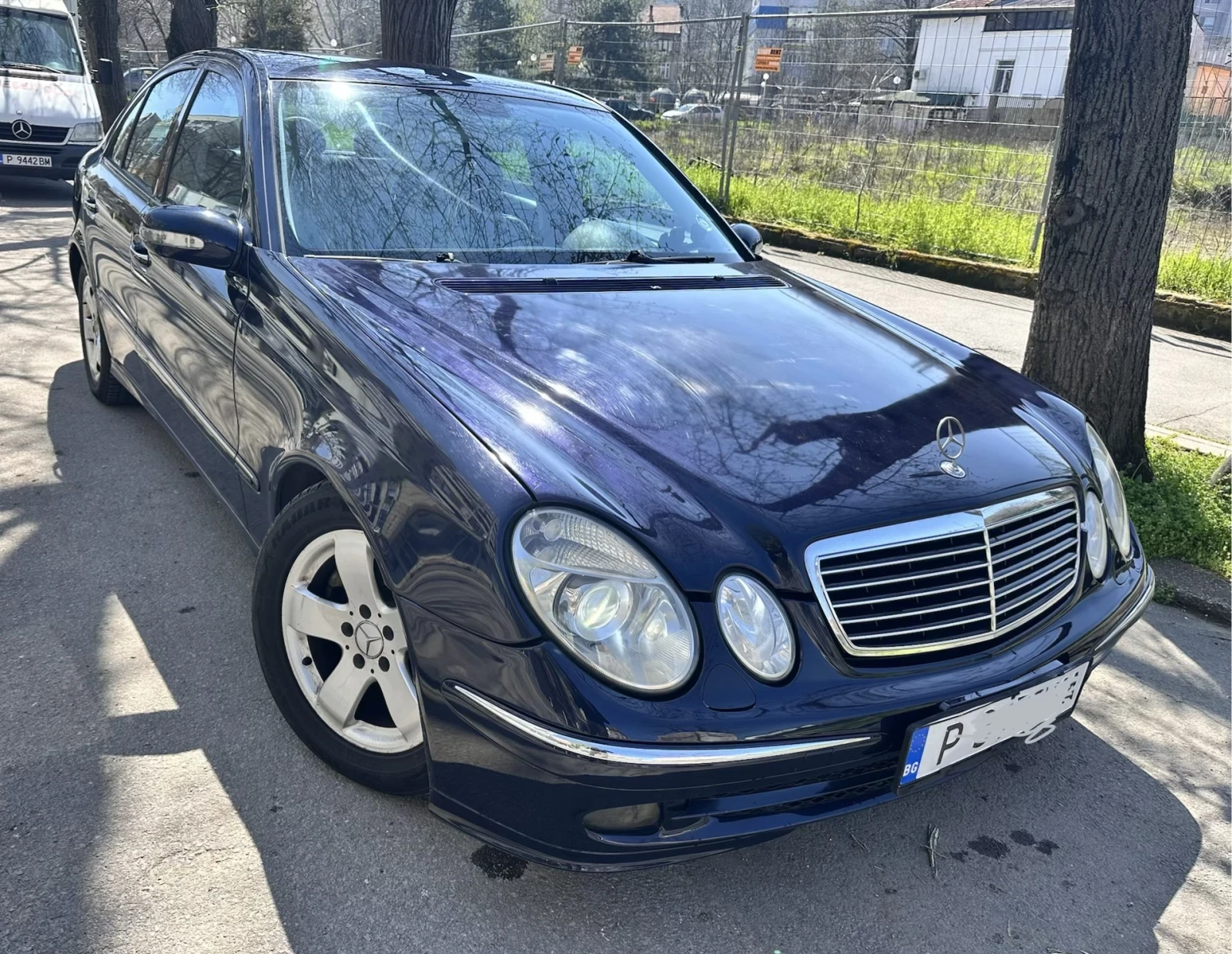 Mercedes-Benz E 270 2.7 CDI, снимка 2 - Автомобили и джипове - 54098182