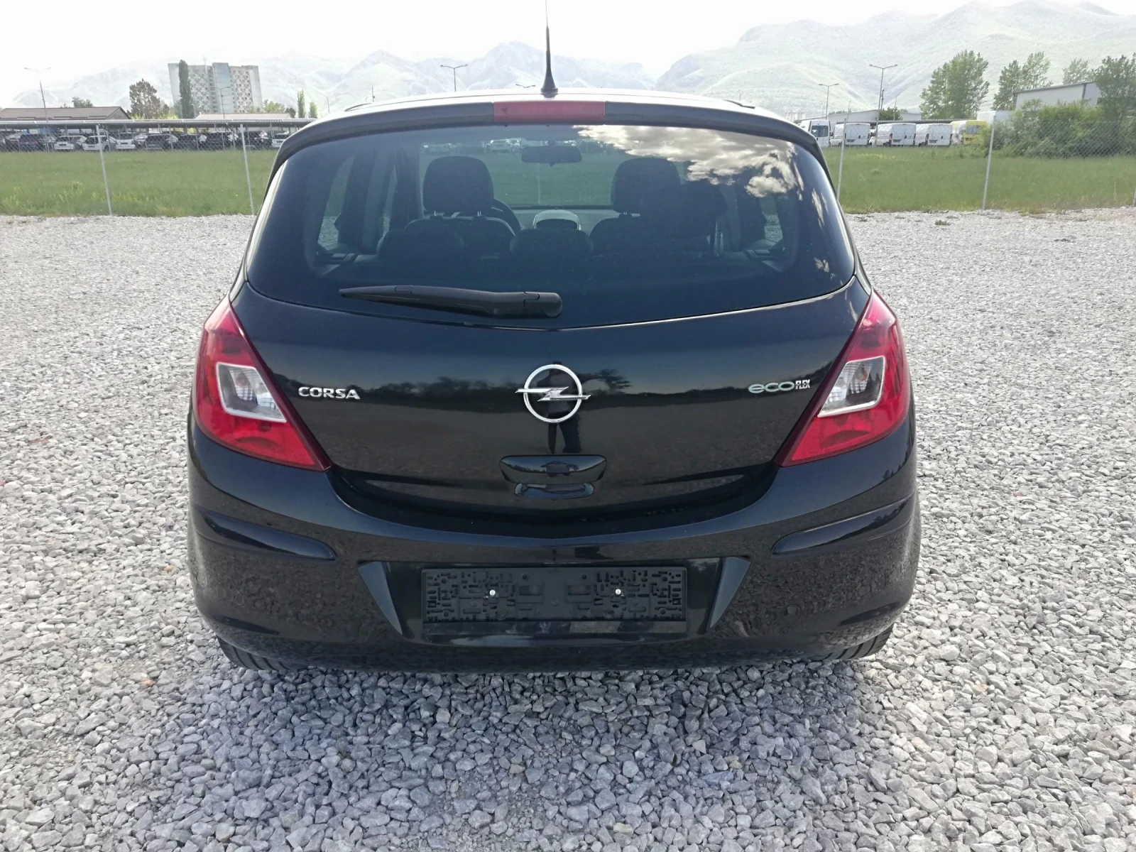 Opel Corsa 1.3 m-jet klima, снимка 5 - Автомобили и джипове - 54424124