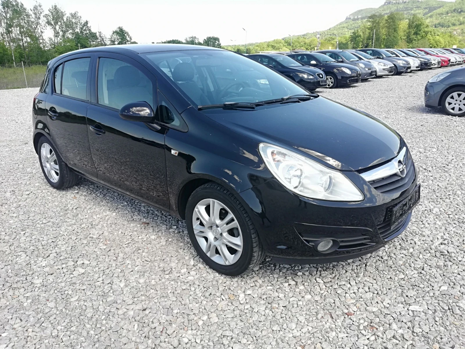 Opel Corsa 1.3 m-jet klima, снимка 8 - Автомобили и джипове - 54424124