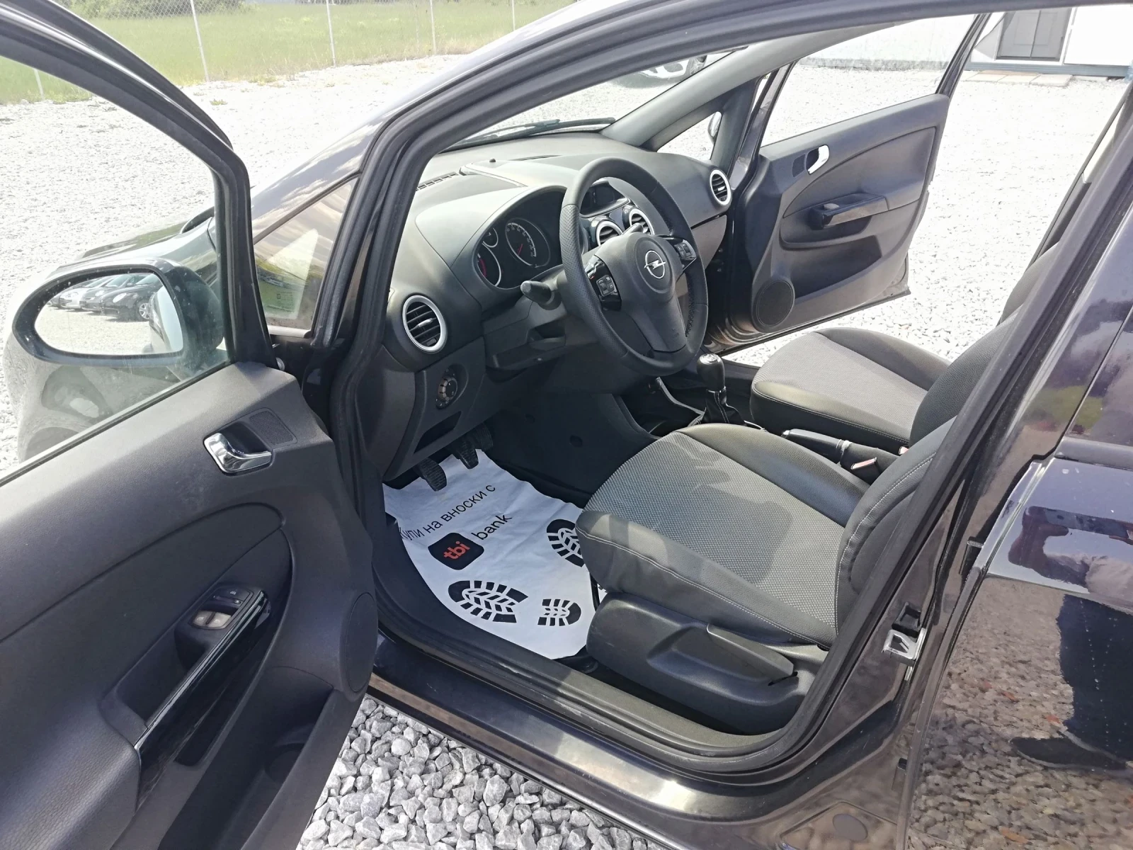 Opel Corsa 1.3 m-jet klima, снимка 9 - Автомобили и джипове - 54424124